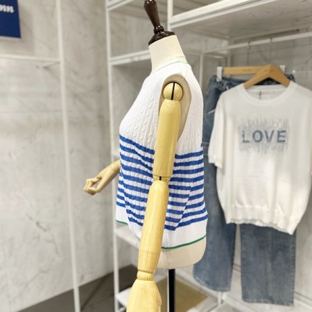 꽈배기 줄무늬 민소매 니트