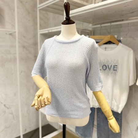 라운드넥 부클 니트