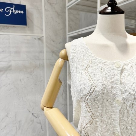 단추 꽈 민소매 니트