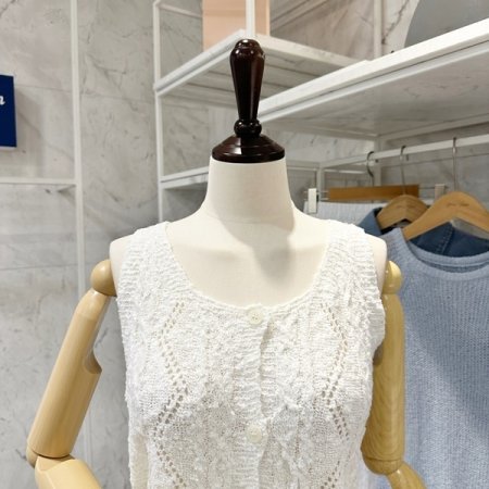 단추 꽈 민소매 니트