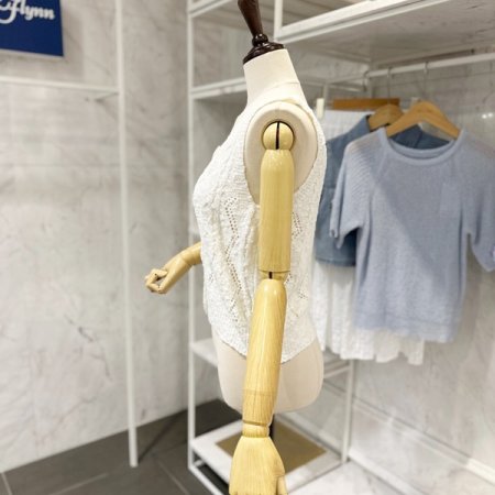 단추 꽈 민소매 니트