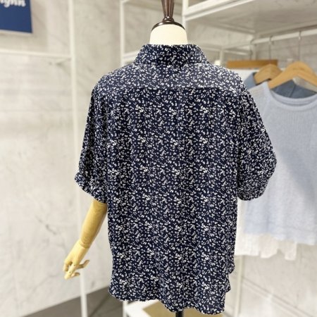 잔꽃 카라 블라우스