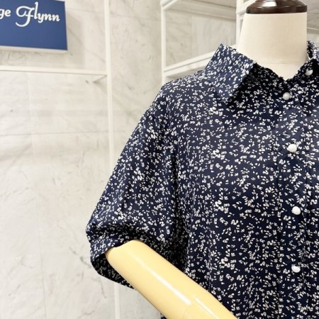 잔꽃 카라 블라우스