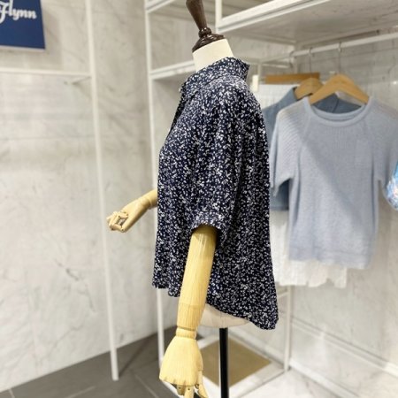 잔꽃 카라 블라우스