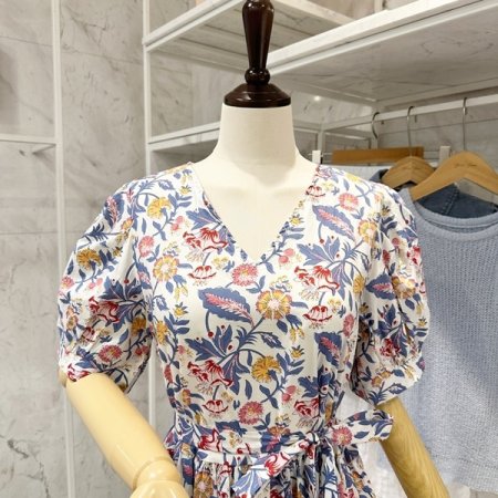 브이넥 퍼프소매 끈 원피스