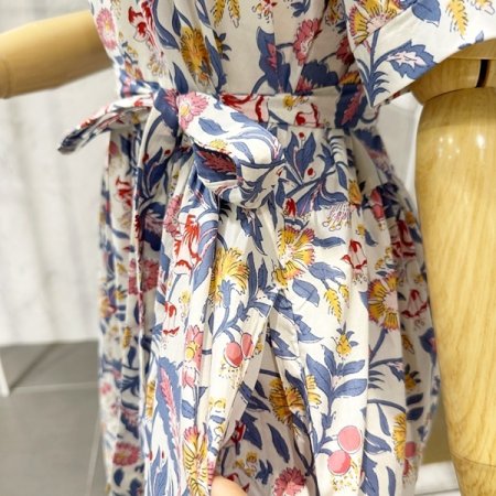 브이넥 퍼프소매 끈 원피스