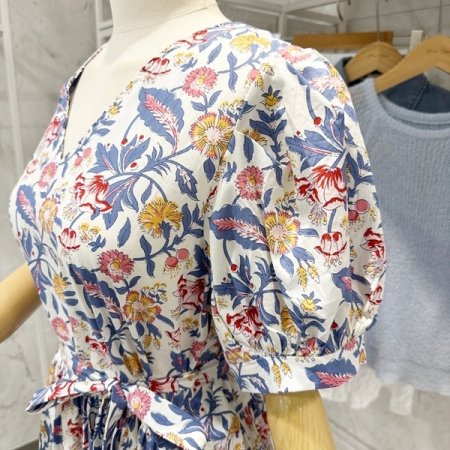 브이넥 퍼프소매 끈 원피스