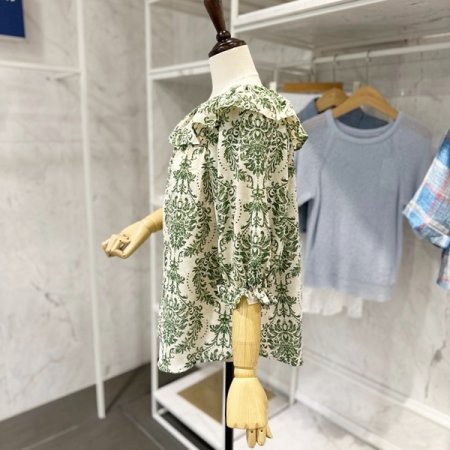 큰 프릴 패턴 블라우스