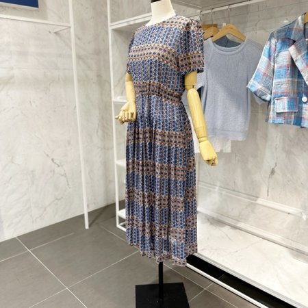 플리츠 패턴 원피스