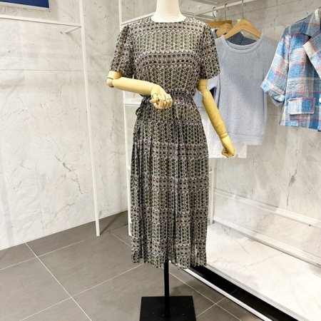 플리츠 패턴 원피스