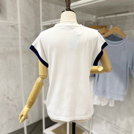 레터링 캡소매 니트