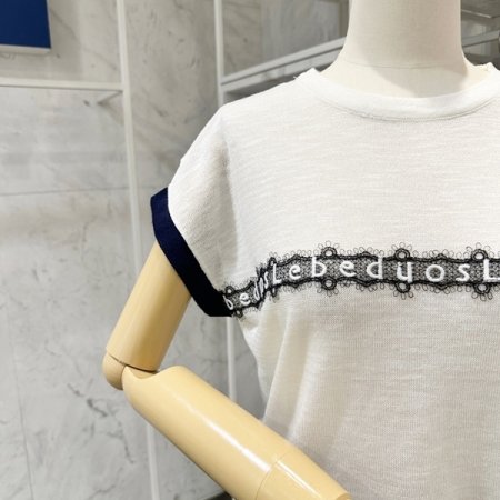 레터링 배색 소매 니트