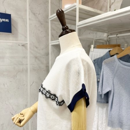 레터링 배색 소매 니트