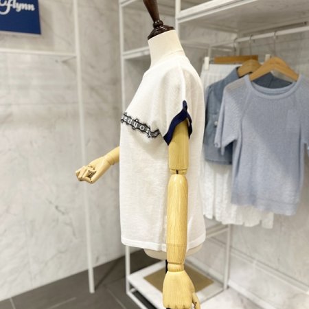 레터링 배색 소매 니트