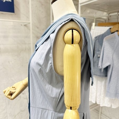 어깨숄 민소매 원피스