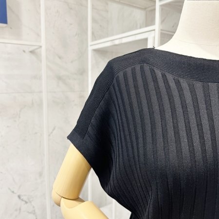 줄 패턴 캡소매 니트