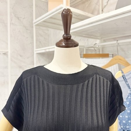 줄 패턴 캡소매 니트