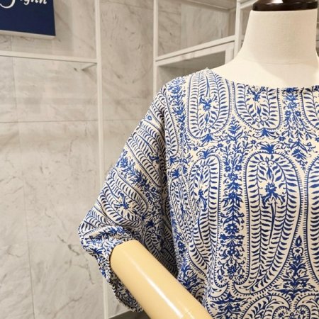 뒷끈 밑단밴딩 루즈핏 블라우스