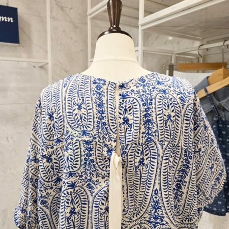 뒷끈 밑단밴딩 루즈핏 블라우스