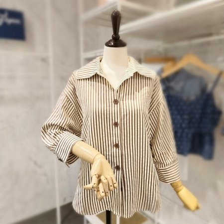 카라 줄지 셔츠