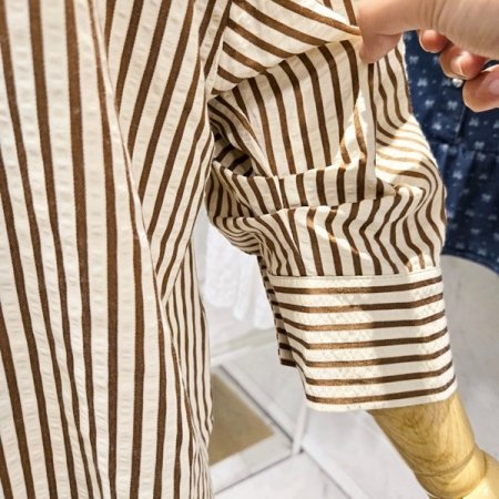 카라 줄지 셔츠