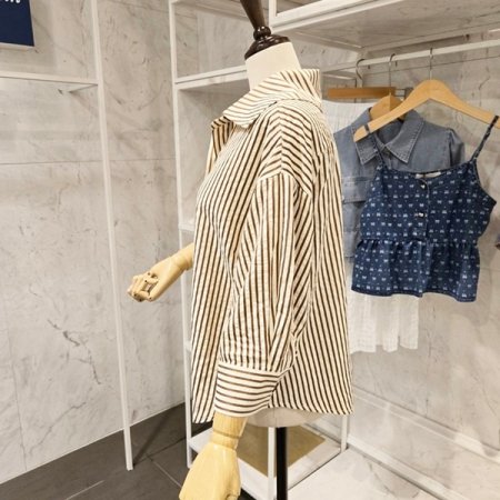 카라 줄지 셔츠