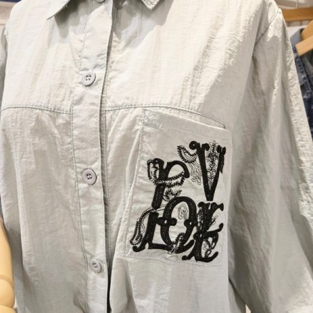 러브 포켓 자수 스트링 셔츠