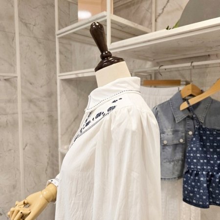 꽃자수 긴팔 블라우스