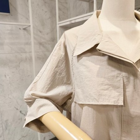 앞 스트링 언발 카라 셔츠