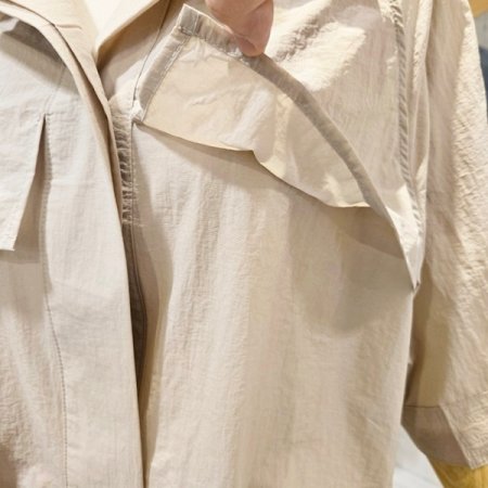 앞 스트링 언발 카라 셔츠