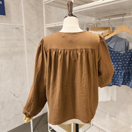 태슬 펀칭 레이스 블라우스