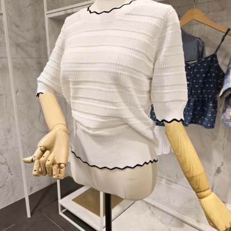 물결 배색 니트