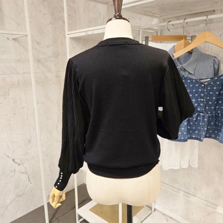 진주장식 주름 소매 니트