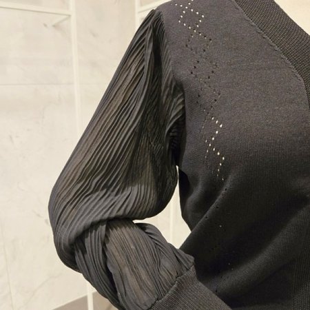 진주장식 주름 소매 니트