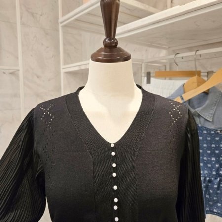 진주장식 주름 소매 니트