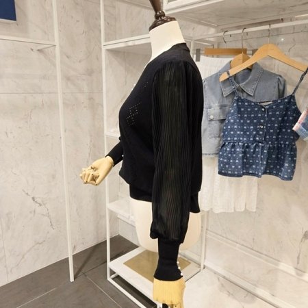 진주장식 주름 소매 니트