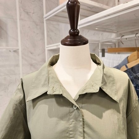 레터링 자수 카라 셔츠