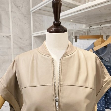 라운드넥 가죽 베스트