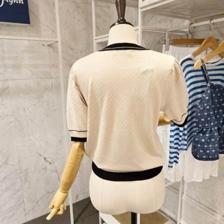 배색 라운드넥 니트