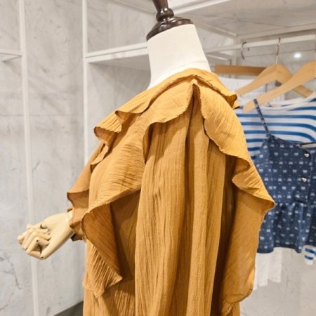 브이넥 러플 블라우스