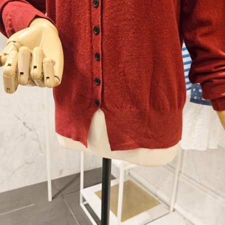 라운드넥 단추 가디건