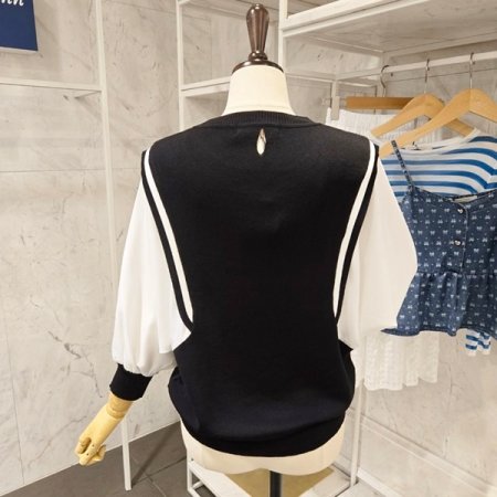 소매배색 라운드 니트