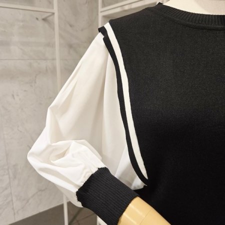 소매배색 라운드 니트