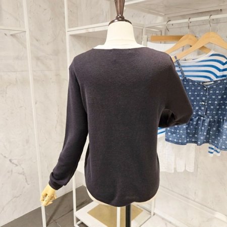 핀 장식 배색 니트