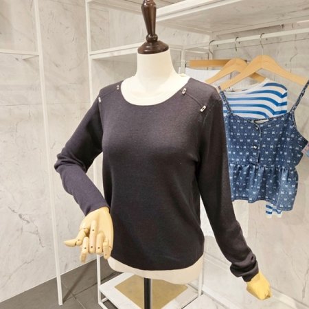 핀 장식 배색 니트