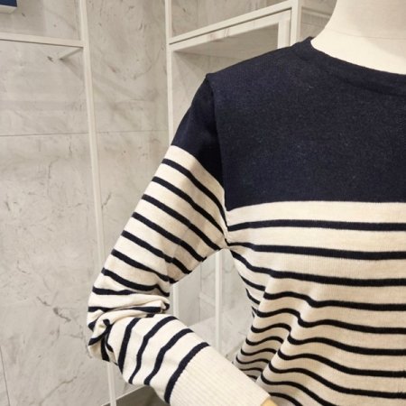 라운드넥 스트라이프 가디건