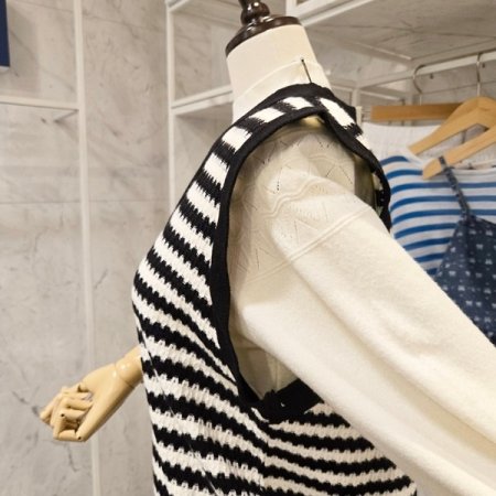 하트 단추 니트 조끼