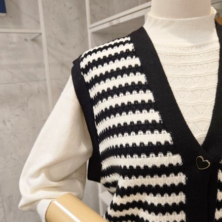 하트 단추 니트 조끼