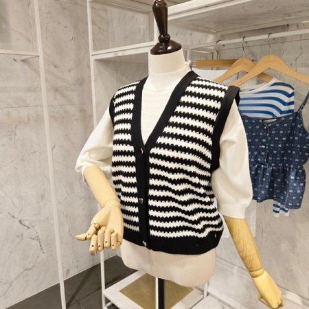 하트 단추 니트 조끼
