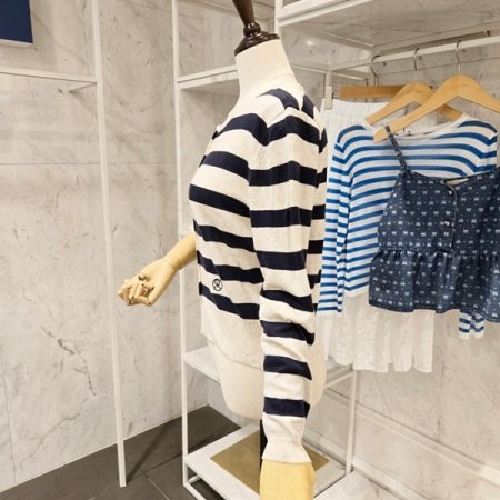 로고 자수 스트라이프 가디건